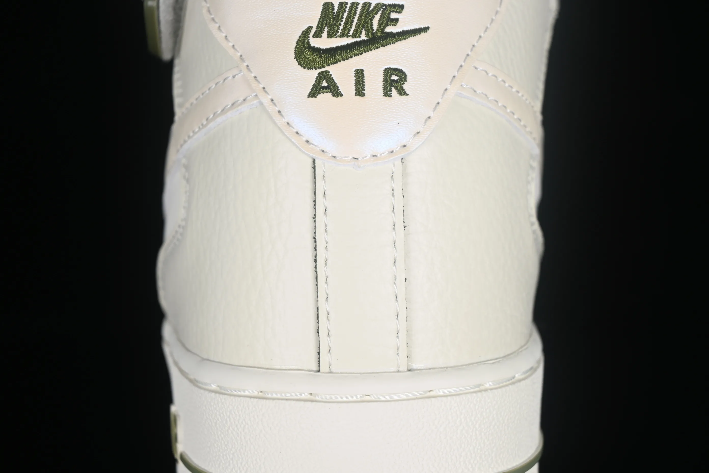 All categories Nk Air Force 1 Air Force series Nk Air Force 1 Mid Air Force mid-top Nk Air Force 1'07 Mid green pearlescent small hook Air Force One mid-top casual sneakers SG2356-805